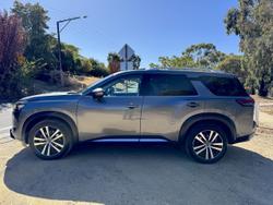 2023 Nissan
                Pathfinder Ti-L 4WD