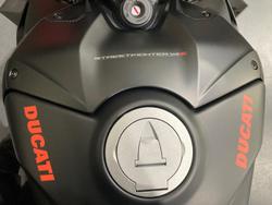 2024 Ducati Streetfighter V4 S Streetfighter Grey
