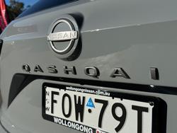 2025 Nissan QASHQAI N-DESIGN e-POWER J12 MY25 Ceramic Grey with Onyx Black Roof