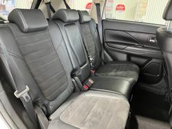 2020 Mitsubishi
                Outlander LS