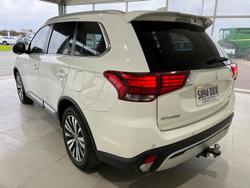 2020 Mitsubishi
                Outlander LS