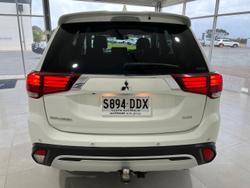 2020 Mitsubishi
                Outlander LS