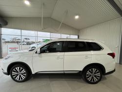 2020 Mitsubishi
                Outlander LS