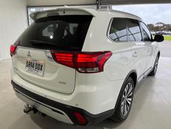 2020 Mitsubishi
                Outlander LS