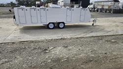 2025 McNeill 10 Dog Trailer White