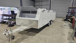 2025 McNeill 10 Dog Trailer White