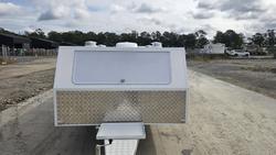 2025 McNeill 10 Dog Trailer White