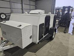 2025 McNeill 4 Dog Deluxe