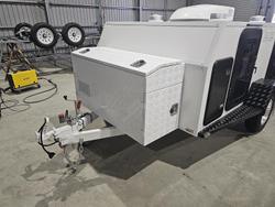 2025 McNeill 4 Dog Deluxe