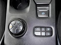 2025 Ford
Everest Ambiente