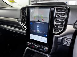 2025 Ford
Everest Ambiente