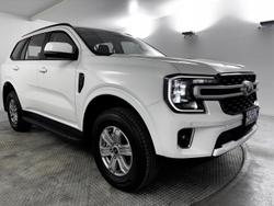 2025 Ford
Everest Ambiente