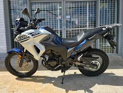 2025 Kawasaki VERSYS-X 300 BURGUNDY