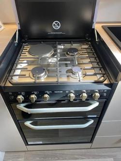 2025 Millard 2025 Millard Mflow X-Rider 17'6 Centre Door