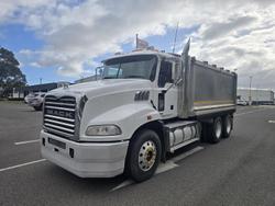 2016 Mack Granite Green