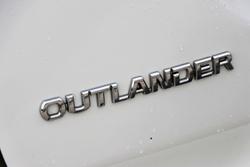 2020 Mitsubishi Outlander ES ZL MY20 AWD White