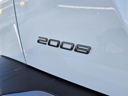 2025 Peugeot 2008 GT Hybrid