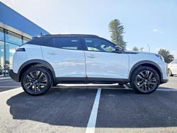 2025 Peugeot 2008 GT Hybrid