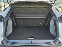 2025 Peugeot 2008 GT Hybrid