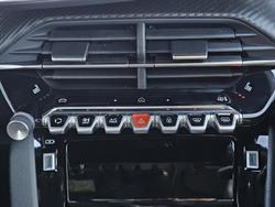 2025 Peugeot 2008 GT Hybrid