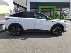 2025 Peugeot 3008 GT Premium Hybrid P64 MY25 Okenite White