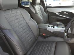 2025 Peugeot 3008 GT Premium Hybrid P64 MY25 Okenite White