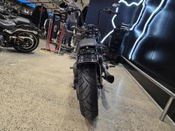 2017 Harley-Davidson Street Bob 107 (FXBB) Softail Black