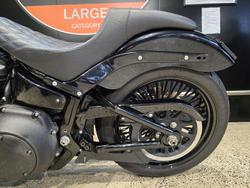 2017 Harley-Davidson Street Bob 107 (FXBB) Softail Black