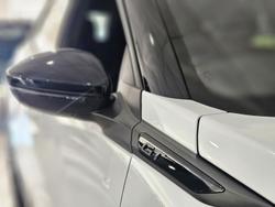 2025 Peugeot 2008 GT Hybrid
