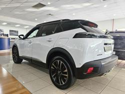 2025 Peugeot 2008 GT Hybrid