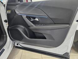 2025 Peugeot 2008 GT Hybrid