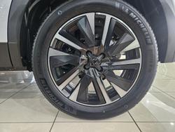 2025 Peugeot 2008 GT Hybrid