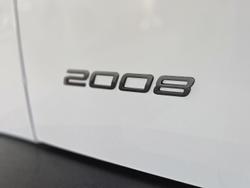 2025 Peugeot 2008 GT Hybrid