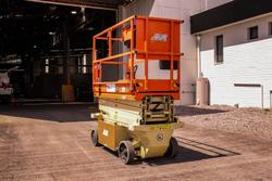 JLG R6 Electric Scissor Lift