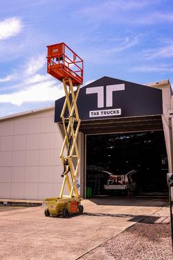 2017 JLG R6 Electric Scissor Lift Orange