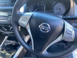 2015 Nissan
                Navara RX