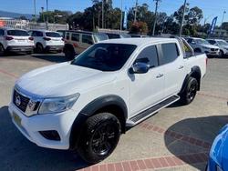 2015 Nissan
                Navara RX
