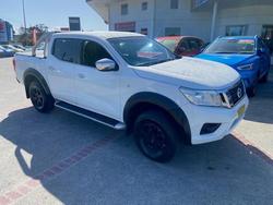 2015 Nissan
                Navara RX