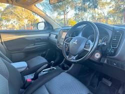 2013 Mitsubishi
Outlander ES