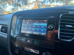 2013 Mitsubishi
Outlander ES