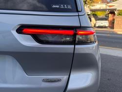 2022 Jeep
Grand Cherokee L Summit Reserve