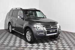 2017 Mitsubishi
Pajero GLX