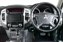 2017 Mitsubishi
Pajero GLX