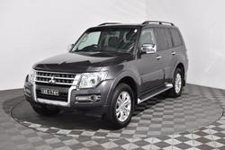 2017 Mitsubishi
Pajero GLX