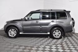 2017 Mitsubishi
Pajero GLX