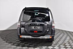 2017 Mitsubishi
Pajero GLX