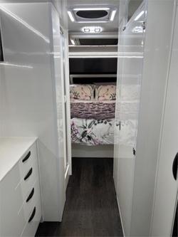 2021 Zone RV SUMMIT Black