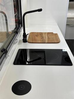 2021 Zone RV SUMMIT Black