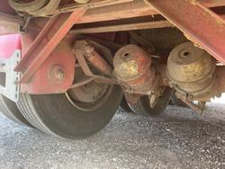 2010 Maxitrans Retractable Triaxle Skel Lead Trailer