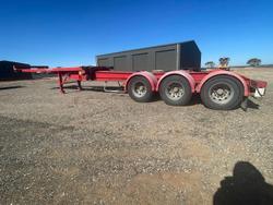 2010 Maxitrans Retractable Triaxle Skel Lead Trailer